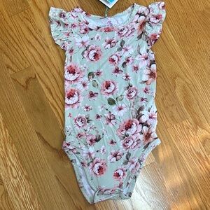 NWT Posh Peanut Rose & Seafoam Floral flutter sleeve Toddler Onsie, 2T